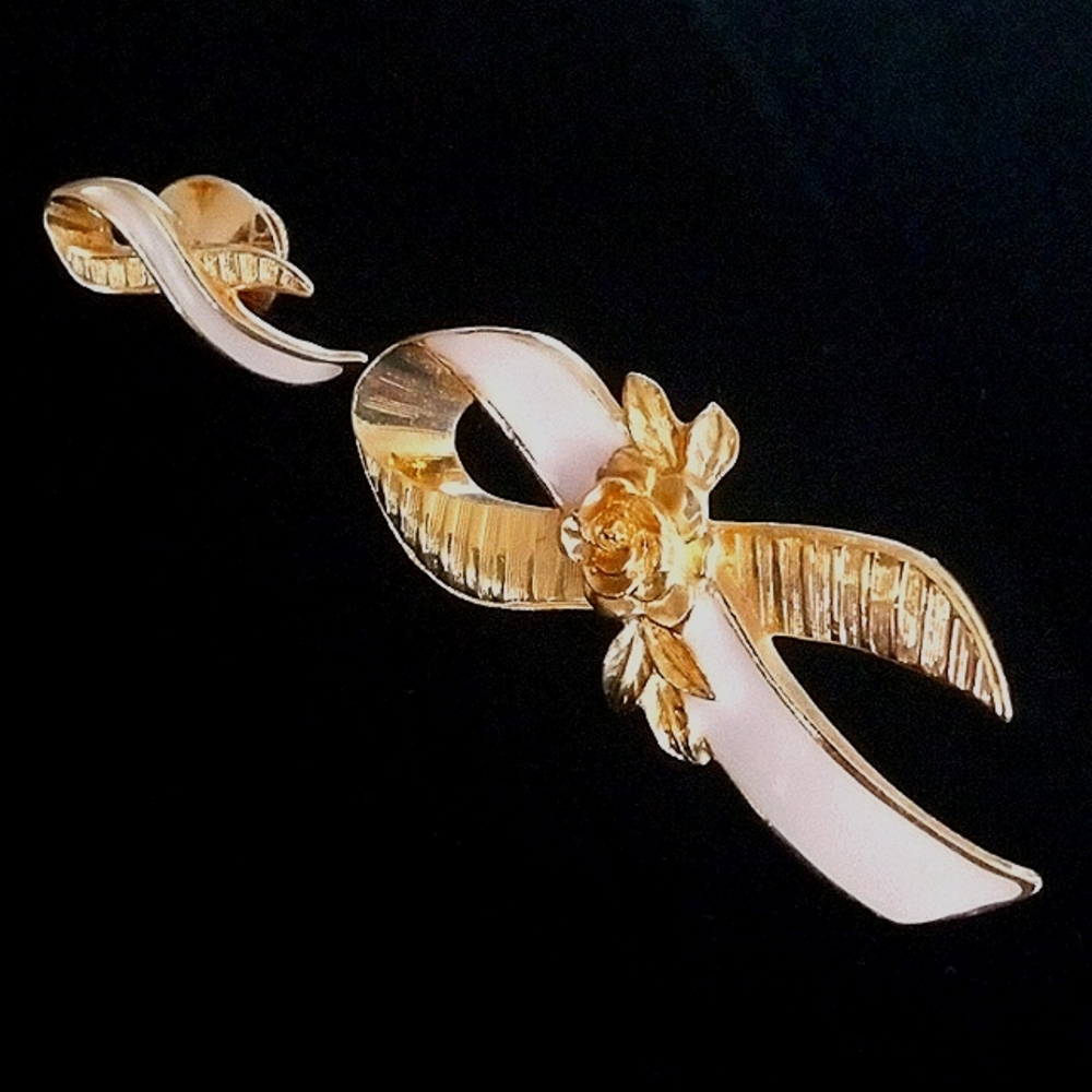 *BUNDLE* AVON Breast Cancer Awareness Pins